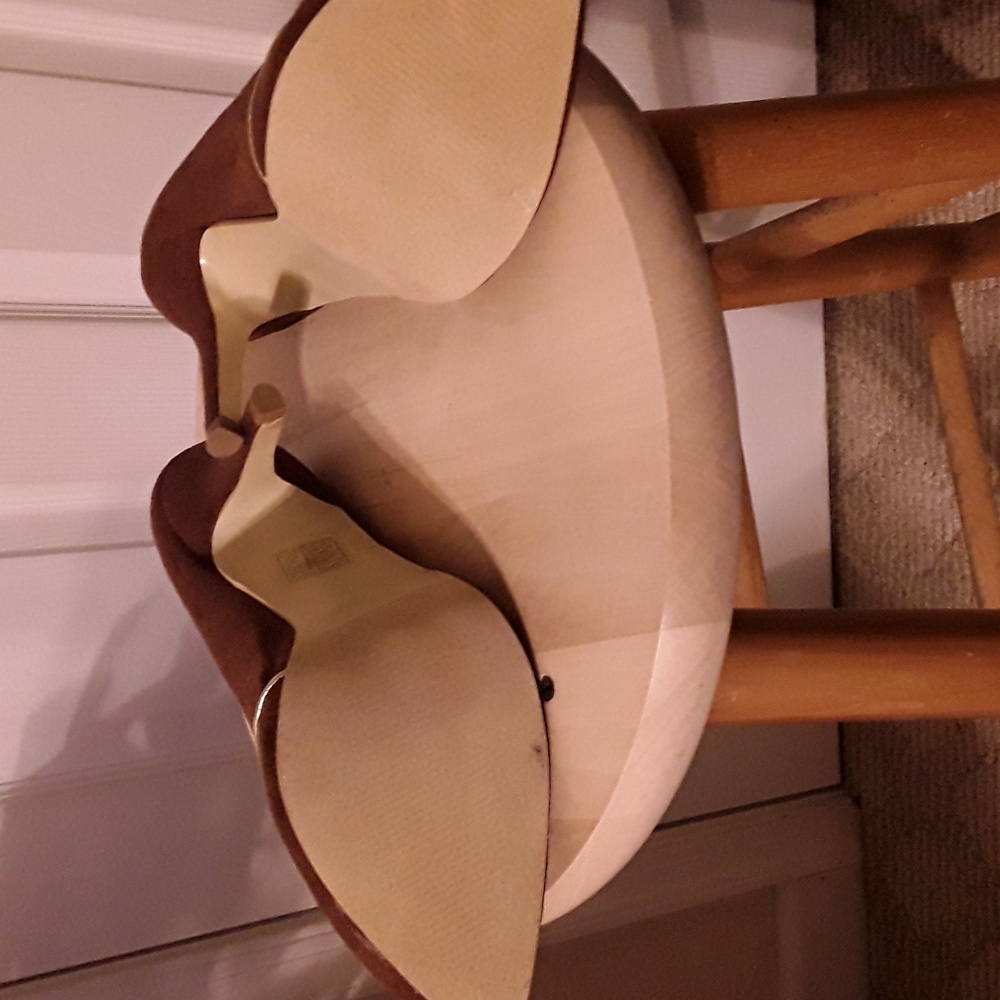 Shoes - Picture 2 of 3